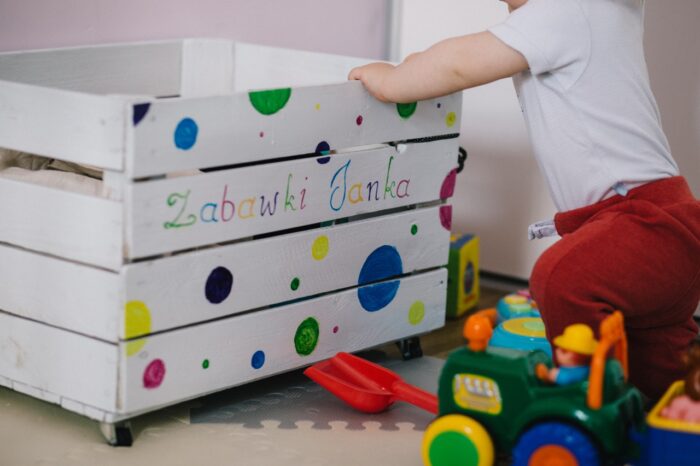 Montessori comparatif des rangements pour jouets