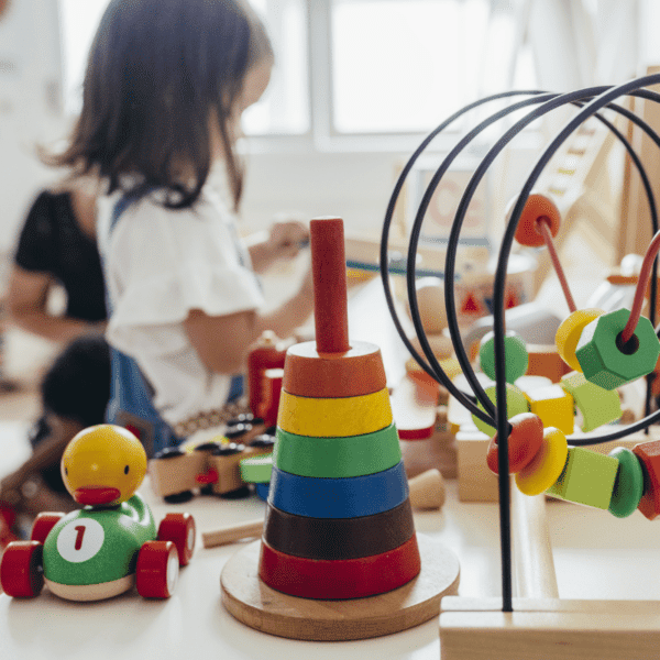Jouets Montessori pour un enfant de 4 ans