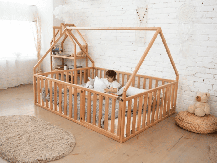 lit montessori avec barrière