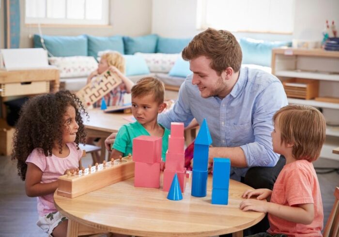 Éducateur Montessori